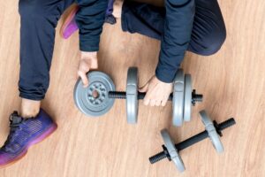 peso muerto con mancuernas