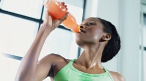 Qué son las bebidas isotónicas y para qué sirven
